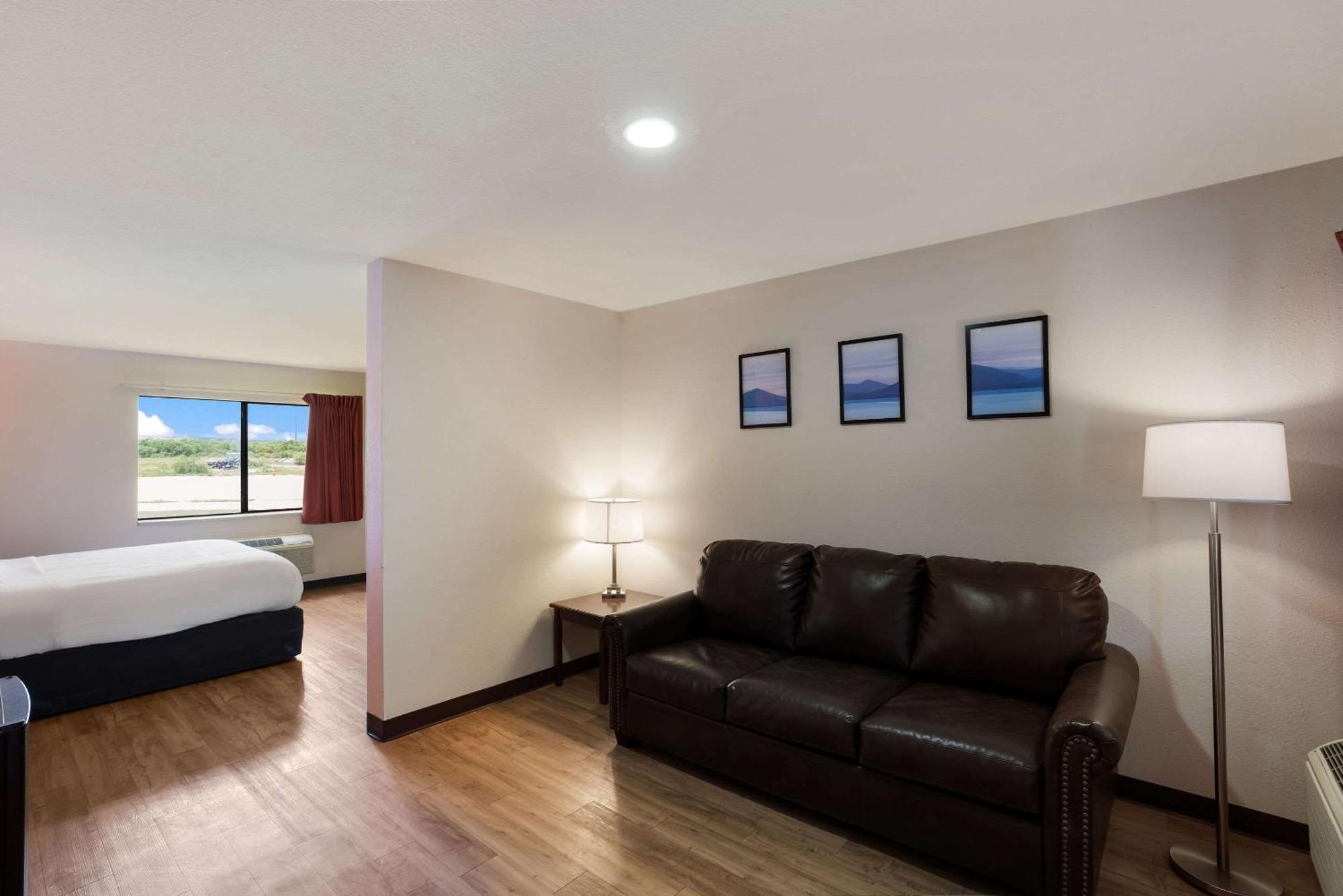 Quality Inn & Suites ジャンクション エクステリア 写真