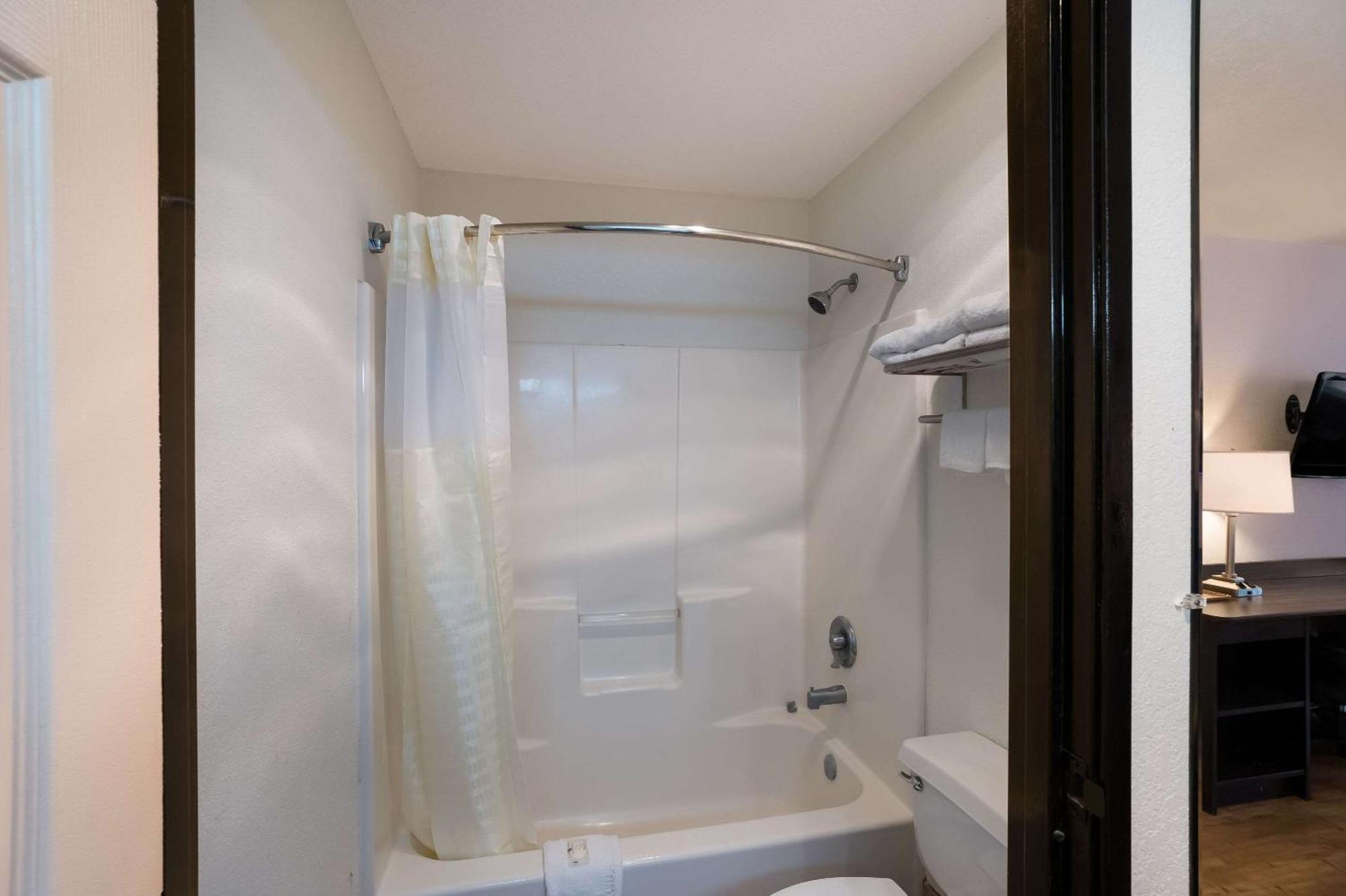 Quality Inn & Suites ジャンクション エクステリア 写真