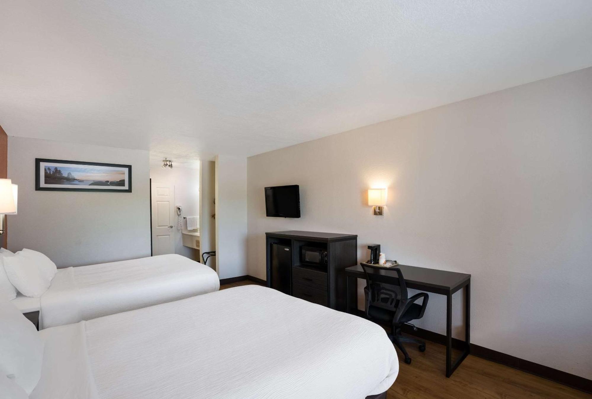 Quality Inn & Suites ジャンクション エクステリア 写真