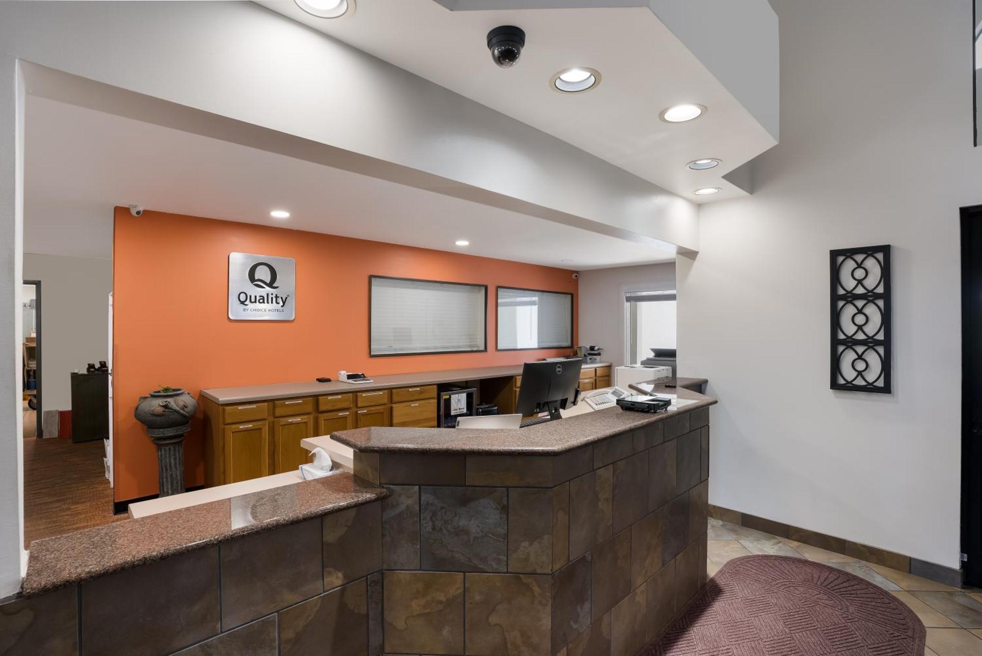 Quality Inn & Suites ジャンクション エクステリア 写真