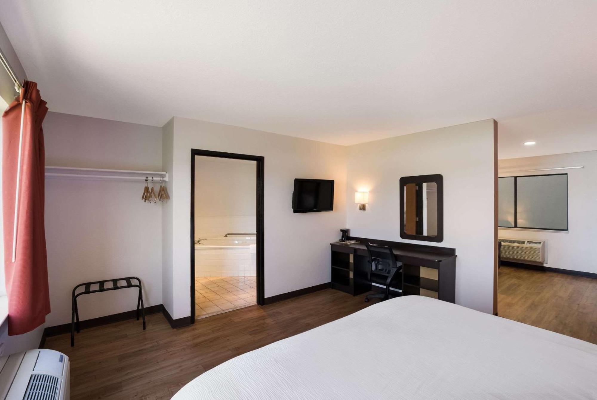 Quality Inn & Suites ジャンクション エクステリア 写真