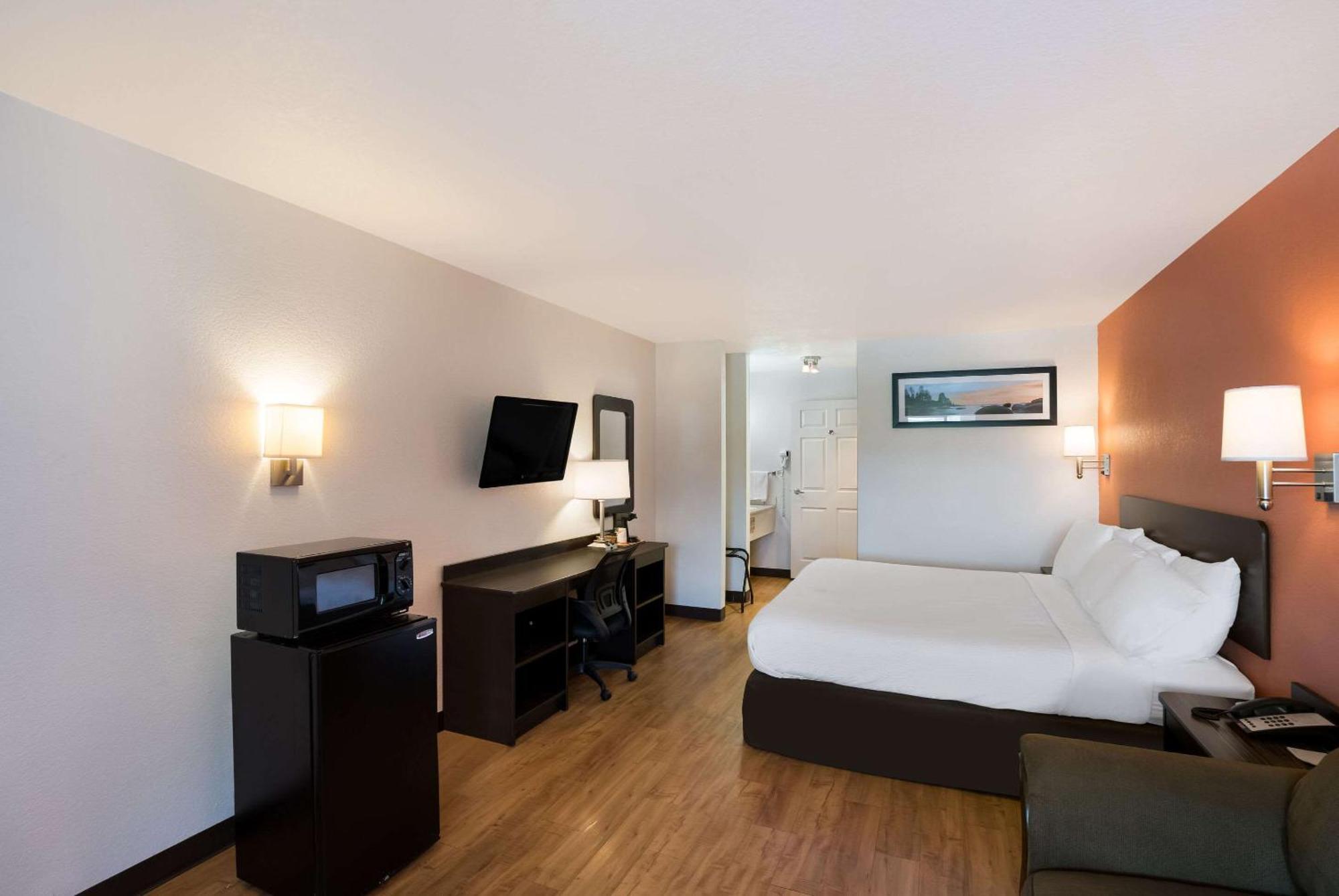 Quality Inn & Suites ジャンクション エクステリア 写真