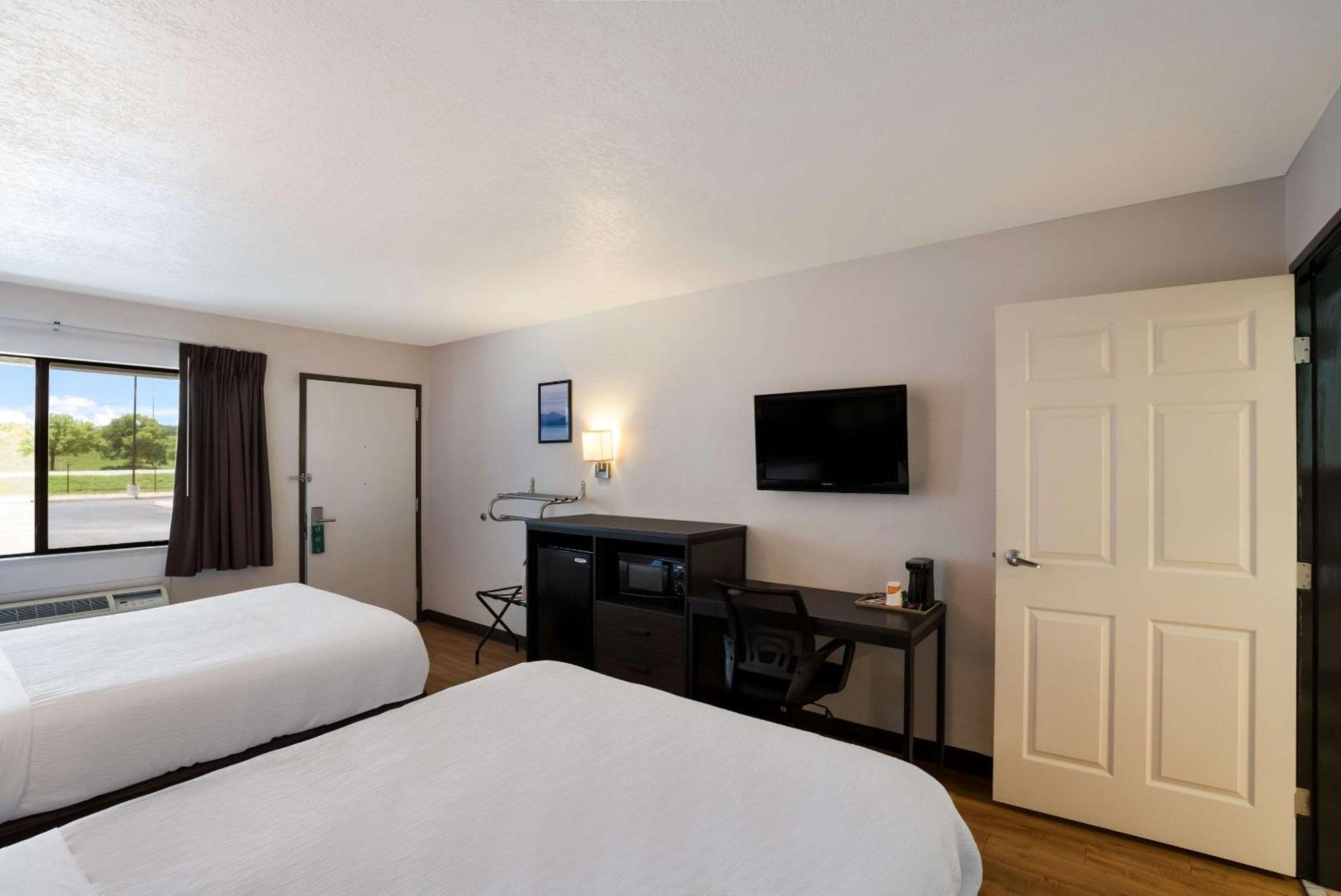 Quality Inn & Suites ジャンクション エクステリア 写真